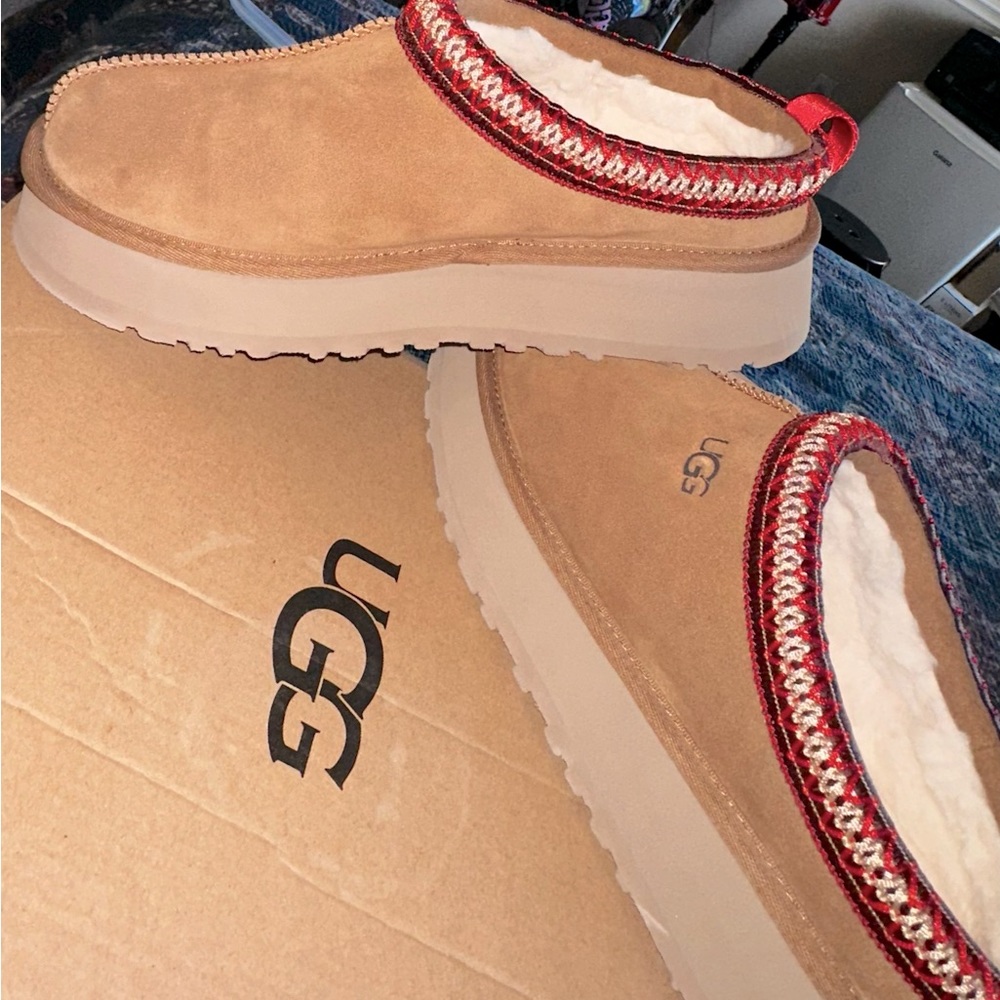 UGG Tazz